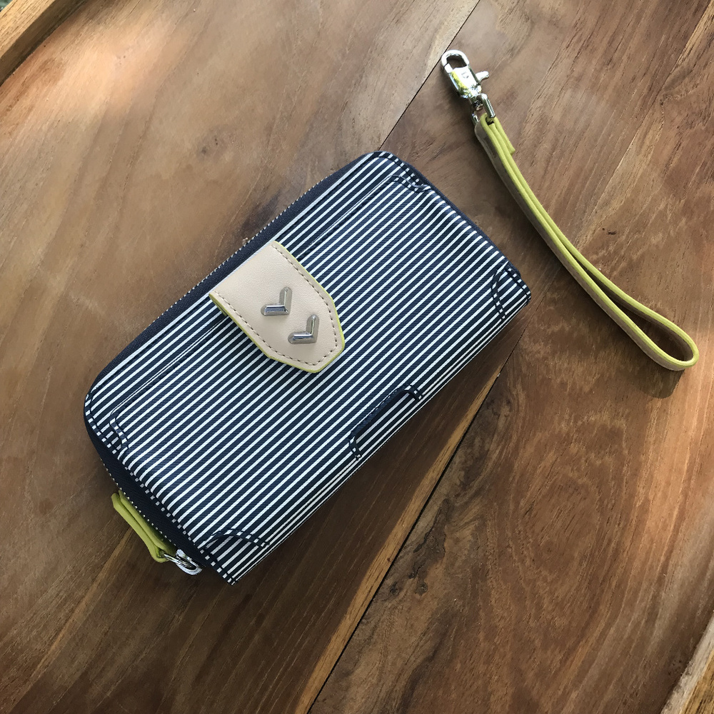 Madison Tech Wallet by Stella & Dot